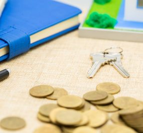 keys-money-pile